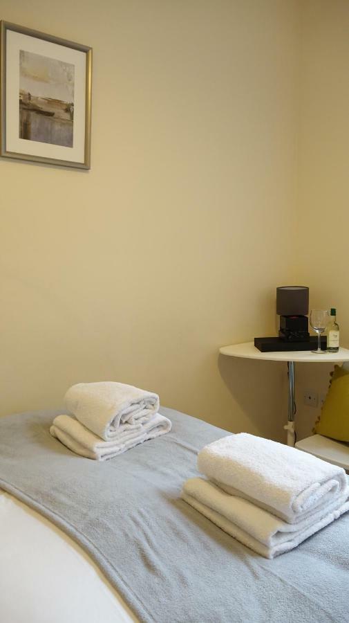 Heathrow Ensuite Rooms- Auto Check In Лондон Екстер'єр фото