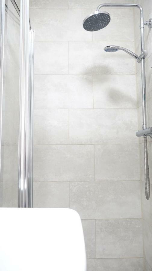 Heathrow Ensuite Rooms- Auto Check In Лондон Екстер'єр фото