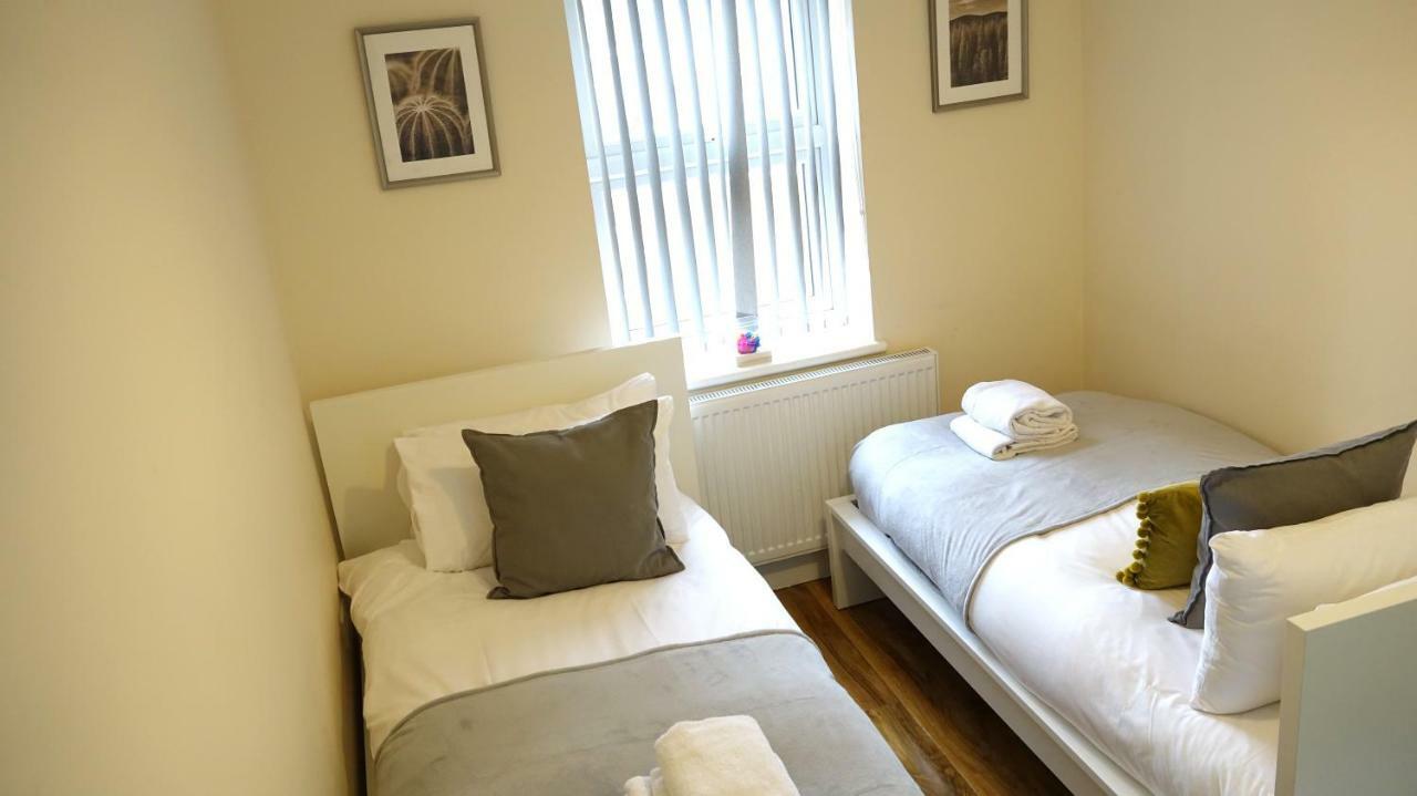 Heathrow Ensuite Rooms- Auto Check In Лондон Екстер'єр фото